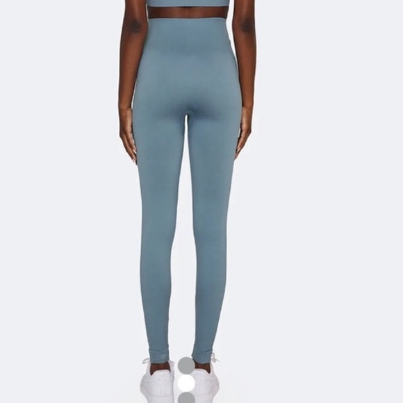 Set Active set in Blue Jean, top M, leggings S💕 - Picture 4 of 6